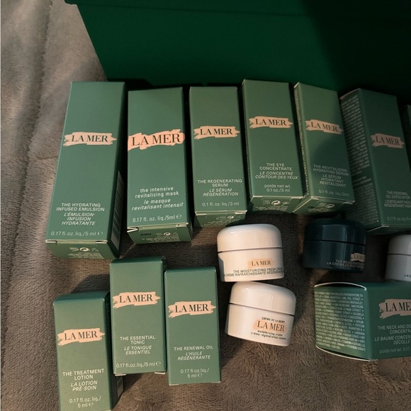 La Mer Skincare Collection in Elegant Green Packaging - Picture 2 of 3